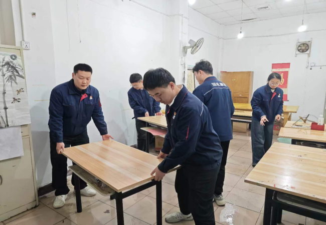 傳承雷鋒精神，勇于奉獻擔當
