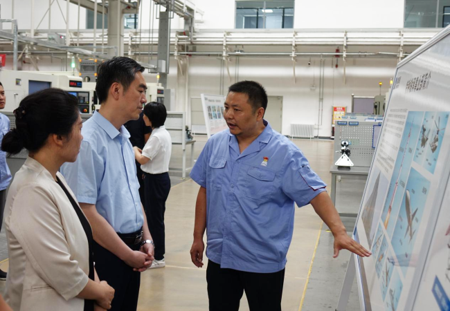 河南省工信廳黨組成員、副廳長孫永民一行蒞臨公司考察調(diào)研